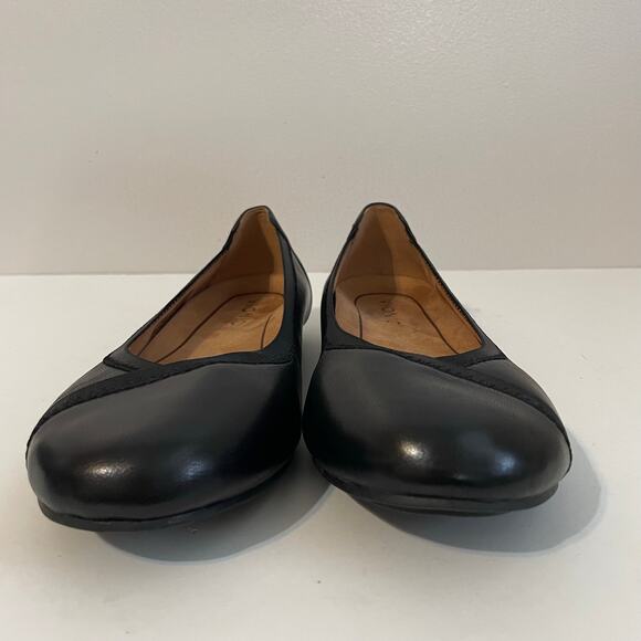 Vionic Caroll Ballet Flats Black Leather Round Toe Slip On Women's Size 7 - Picture 6 of 10